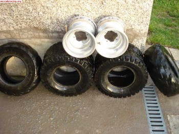 Llantas para raptor 700 traseras originales yamaha y 4 gomas