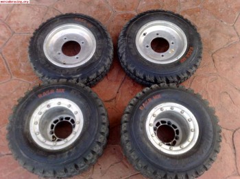 Vendo llantas de circuito duglas con neumaticos para honda 4