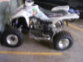 Se vende o se cambia suzuki ltz 400