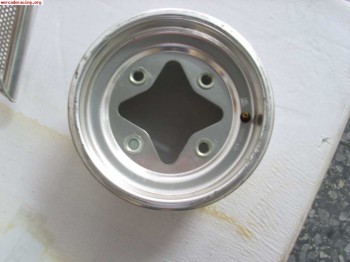 Material suzuki ltz 400