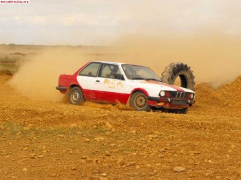 Vendo bmw 320 de tierra,slalom o tandas