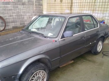 Bmw 325i e30 a falta de terminar.