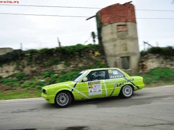 Se vende 325 e30 urgeee