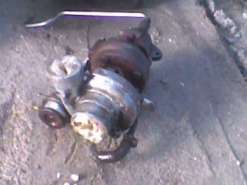 Se vende  o se cambia  material de r5 turbo por carroceria e