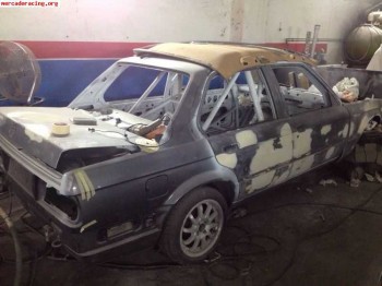 Carrocería de bmw 325i e30 con barras buenas.