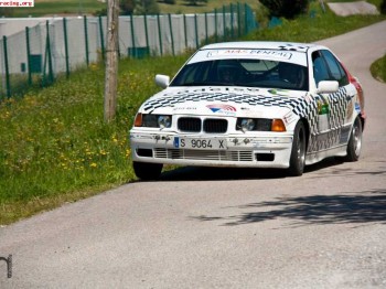 Bmw 325i e36  muy economico 