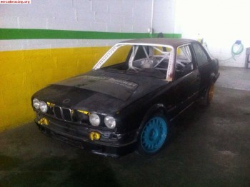 Se vende carroceria con barras e 30 documentada 
