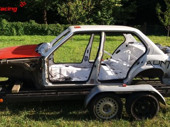 Svende  carroceria bmw e30 320i con golpe