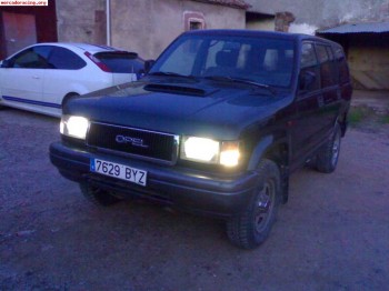 Se vende o se cambia opel monterrey