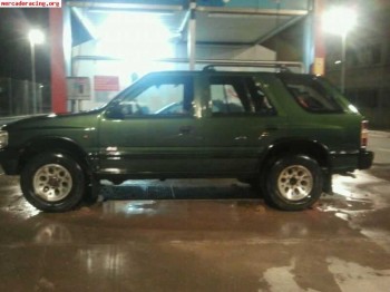 Se vende o se cambia opel frontera 2.4i