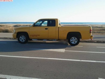 Vendo dodge ram 1500 del 2000. 15000 euros