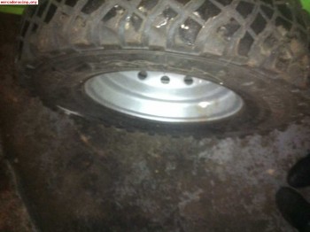 Llantas invertidas con gomas 4x4 sahara 235/85r/16 nuevas 