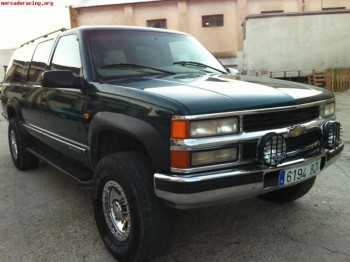Suburban 4x4 diesel 8 plazas