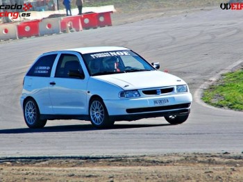 Seat ibiza grupo a  asfalto-tierra