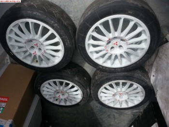 Se venden 4 llantas de mitsubishi evo en 17