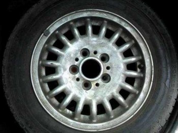 Vendo 4 llantas en 15 de 5 tornillos de bmw e36