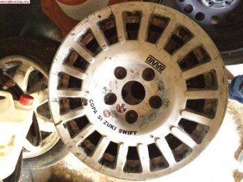 Se venden 4 llantas copa suzuki en 15 