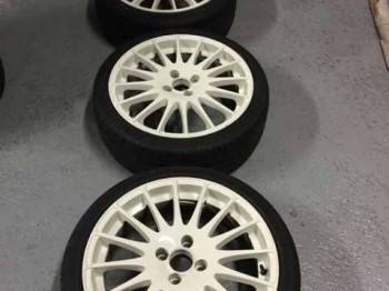 Llantas oz 17  4 tornillos con gomas