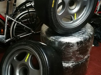 Llantas dymag magnesio y slicks dunlop  gt