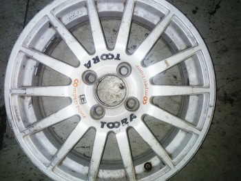 3 llantas toora en 15.   4x100