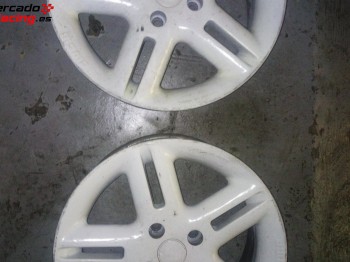 2 llantas momo en 15.   4x100