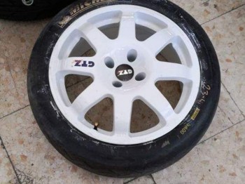 Llantas gr.a 17 y gomas sa00 blandas