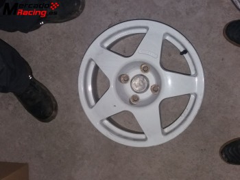 Se venden estos 4 juegos de llantas