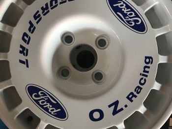 Vendo 4 llantas originales oz de magnesio en 15” ford 