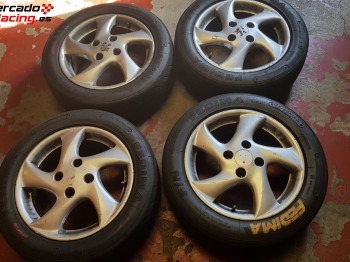 8 llantas en 15