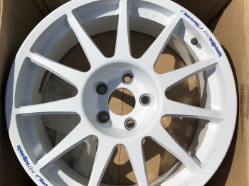 Vendo 4 llantas speedline de mitsubishi 8x18