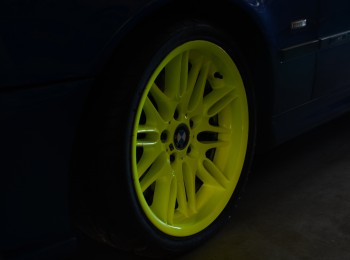 Llantas originales bmw m5e39 color amarillo fluor con semi slicks