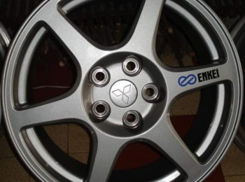Llantas enkei de mitsubishi evo 8