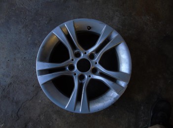 1 llante bmw 16