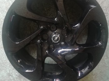 Se vende juego de llantas de astra j. opc