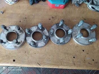 Se venden 4 separadores braid 4x108 citroen peugeot 2 y 1.6 cm y torni