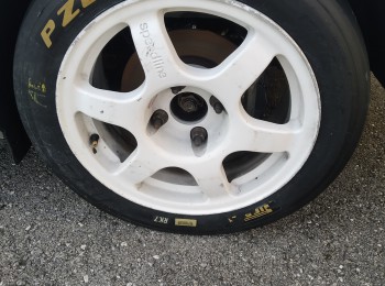 Se venden llantas del desafío 206 con neumáticos pirelli