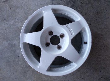 Llanta compomotive mo5 en 6jx15 et35  4x100