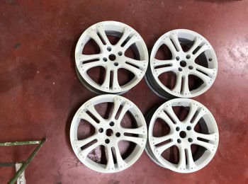 4 llantas en 17  