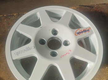 Llanta speedline peugeot 6x15 seminueva