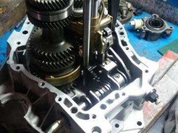 Se vende caja be4 para saxo con palieres soportes etc