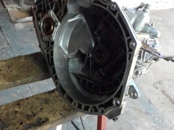 Vendo caja de cambios opel astra. kadett 2000 gsi
