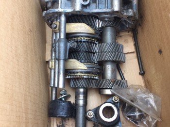 Caja bmw primera atrás