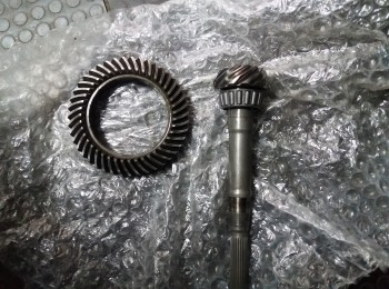 Piñón y corona delantero evo 9