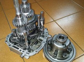 Caja quaife f13 de sincros con autoblocante de discos