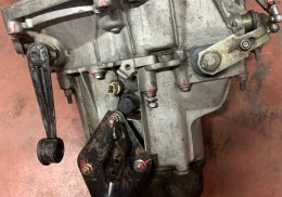 Caja ma grupo corto y blocante