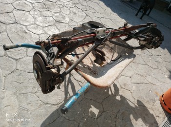 Se vende eje trasero de 206 rc