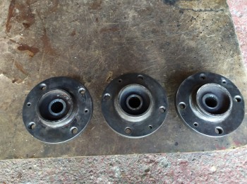 Se venden bujes originales de saxo con asiento conico , perfecto estad