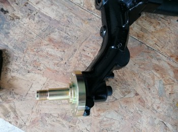 Bujes traseros para dar caídas. (saxo, 106, 205, etc.)