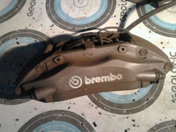 Pinzas brembo 4 pistones 607 v6