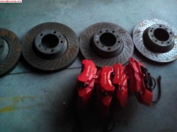 Vendo 4 pinças brembo e 4 discos 330mm